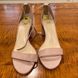 Vince Camuto sandals size 9